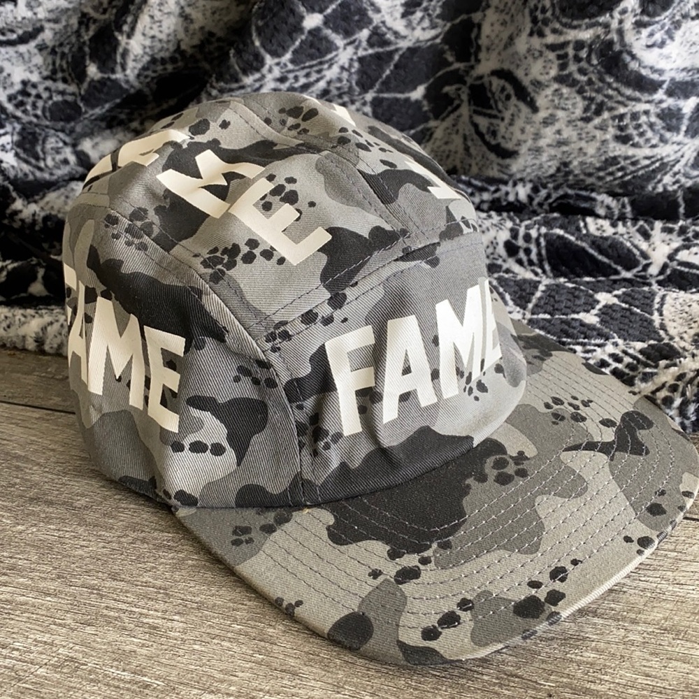 Hall of fame white grey camo flat bill hat